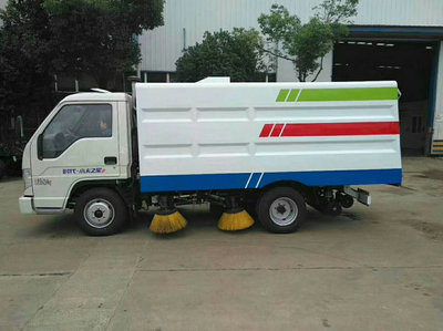 程力福田時(shí)代掃路車 城市清潔的得力助手